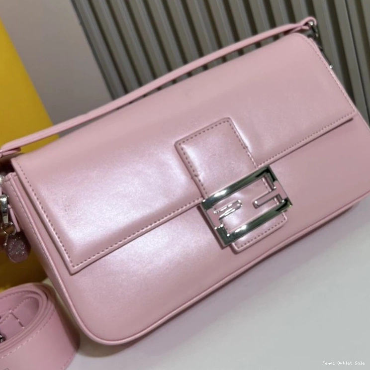 Cheap Fendi Leather Medium Smooth Pink Baguette Tiffany In Bag 0804